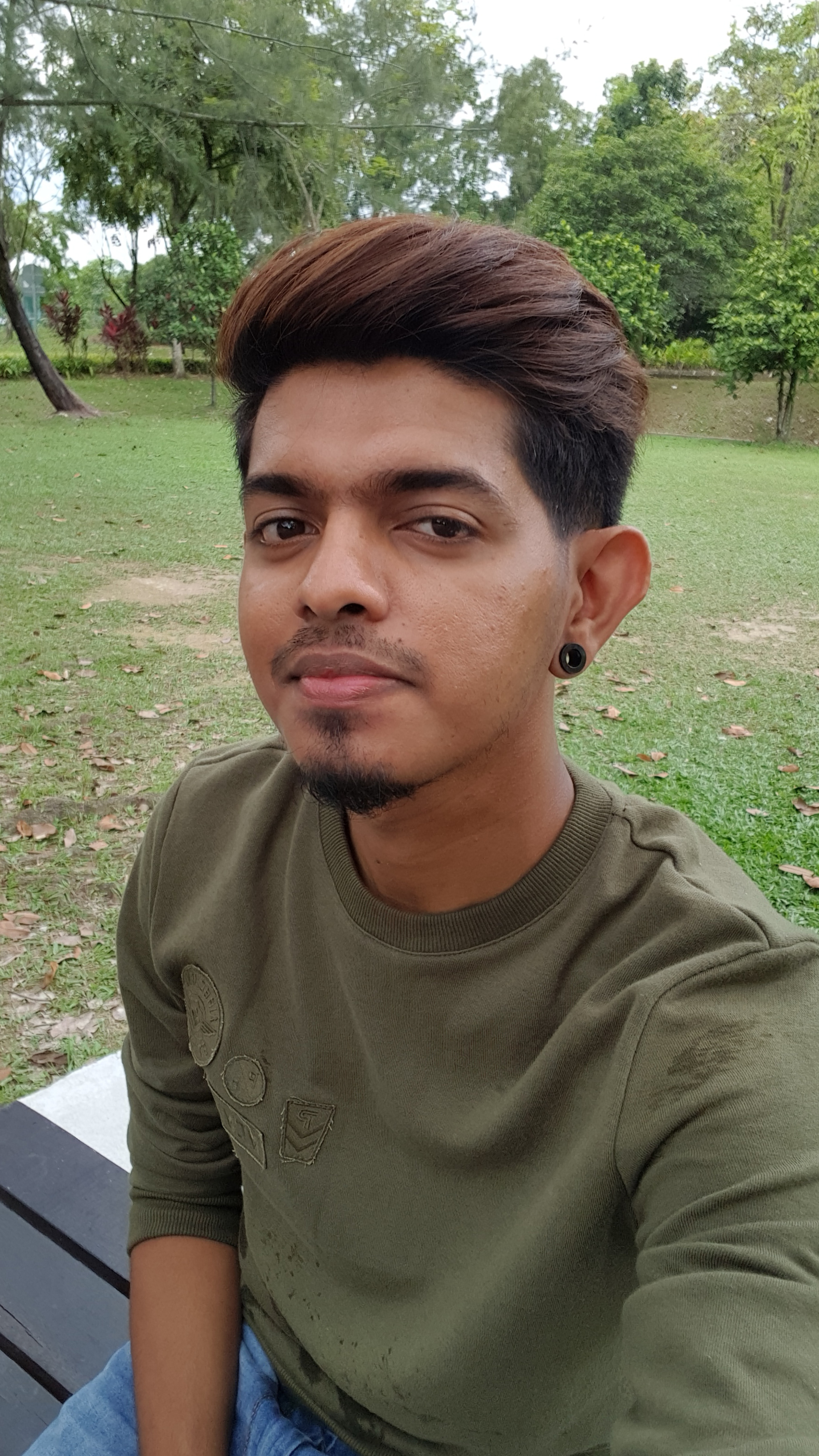 Thirumaaran Arasu Meet your leaf carver, Thirumaaran.